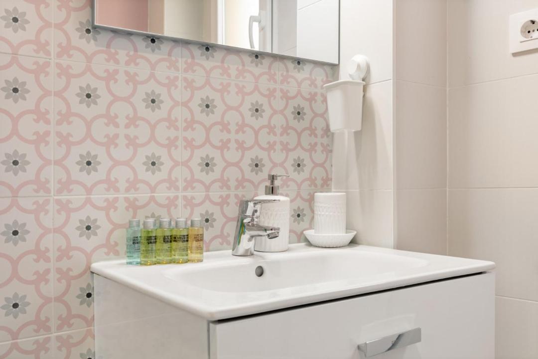 2 Bedrooms 1 Bathroom Furnished - Las Letras - Bright - Mintystay Мадрид Екстериор снимка