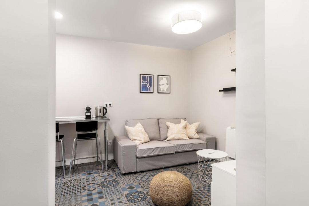 2 Bedrooms 1 Bathroom Furnished - Las Letras - Bright - Mintystay Мадрид Екстериор снимка